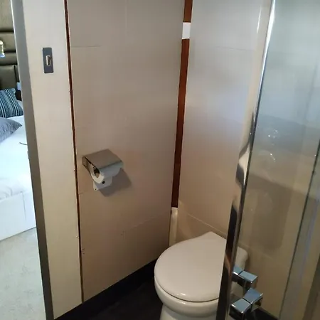 Botel Sea Suites - Boat