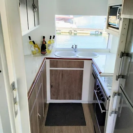 Botel Sea Suites - Boat *