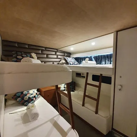 Sea Suites - Boat Botel *
