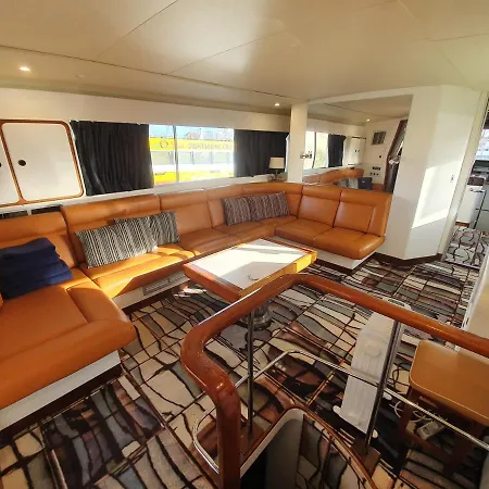 Sea Suites - Boat Botel