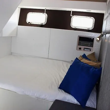 Sea Suites - Boat Botel Lissabon