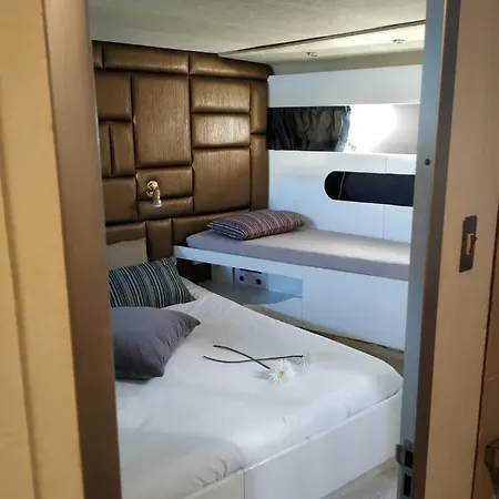 Sea Suites - Boat Botel Lissabon