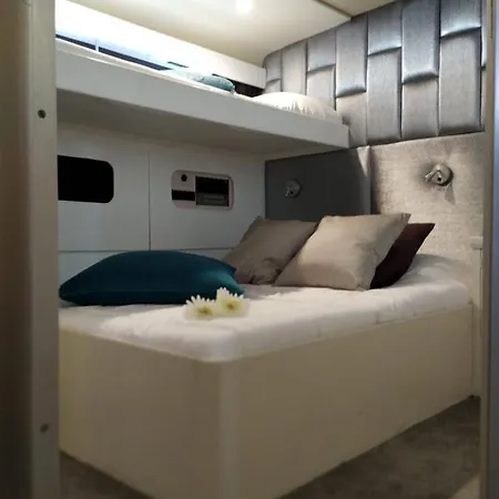 Sea Suites - Boat Botel Lissabon
