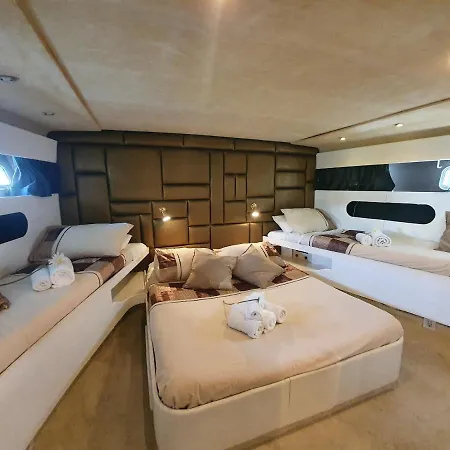 Botel Sea Suites - Boat Lissabon